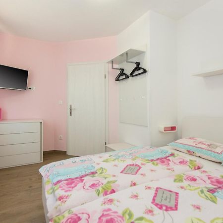 Holiday Home Rea Labin  Bagian luar foto